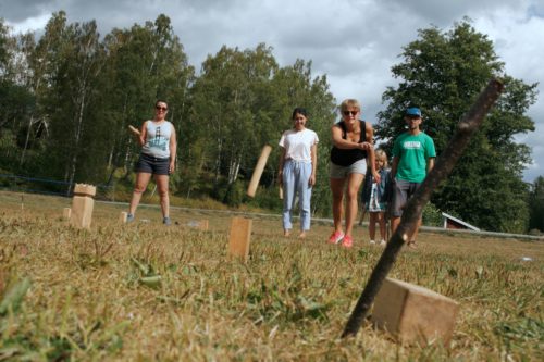Nordic games included the fun and social challenge of "Kubb". Here Karolina Leopoldsson in action. Photo: Carolina Hawranek